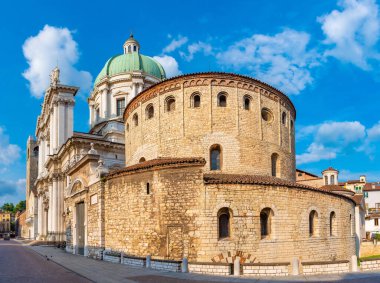 Santa Maria Assunta Katedrali Brescia, Ital 'da Duomo Vecchio' nun arkasında