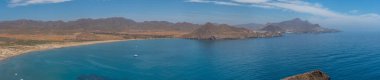 Playa de los Genoveses plajı Spai 'deki Cabo de gata parkında.