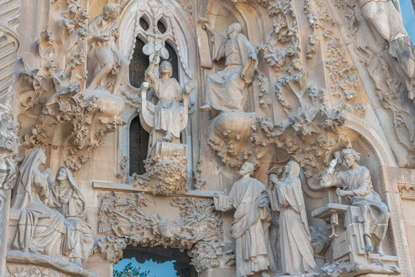 Γέννηση Πρόσοψη Του Καθεδρικού Ναού Sagrada Familia Στη Βαρκελώνη Ισπανία — Φωτογραφία Αρχείου