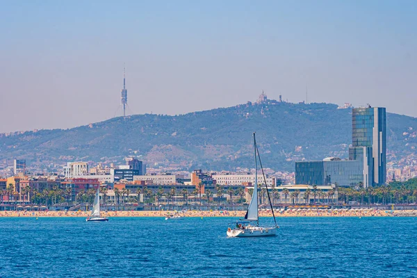 Stadsgezicht Van Barcelona Met Tibidabo Berg Gezien Vanaf Middellandse Zee — Stockfoto