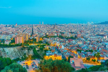 İspanya Barselona şehir merkezinin günbatımı manzarası