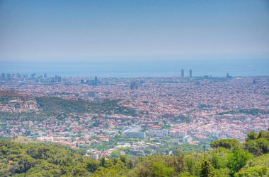 İspanya, Tibidabo dağından Barcelona 'nın hava manzarası