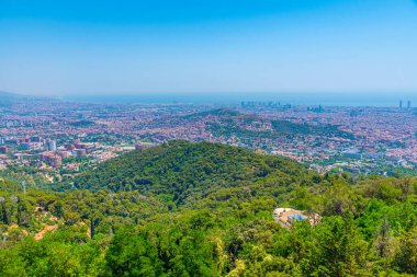 İspanya, Tibidabo dağından Barcelona 'nın hava manzarası