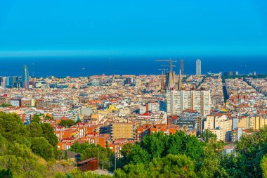 Arka planda Ciutadella parkı olan Barcelona 'nın havadan görünüşü, İspanya