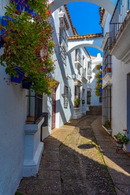 Barcelona, İspanya 'daki Poble Espanyol köyündeki Calle Cuna' nın kopyası.