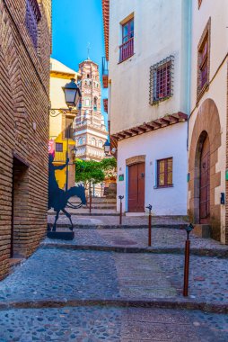 İspanya 'nın Barselona kentindeki Poble Espanyol köyündeki Torre de Utebo' nun kopyası.