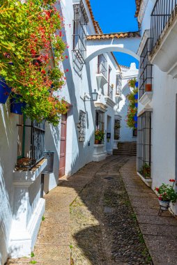 Barcelona, İspanya 'daki Poble Espanyol köyündeki Calle Cuna' nın kopyası.