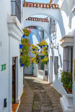 Barcelona, İspanya 'daki Poble Espanyol köyündeki Calle Cuna' nın kopyası.