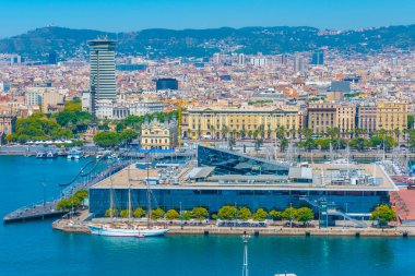 İspanya, Barselona 'daki Maremagnum alışveriş merkezinin havadan görünüşü