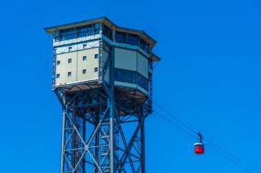 Barceloneta Sahili ile Montjuic Kalesi 'ni birbirine bağlayan teleferik.
