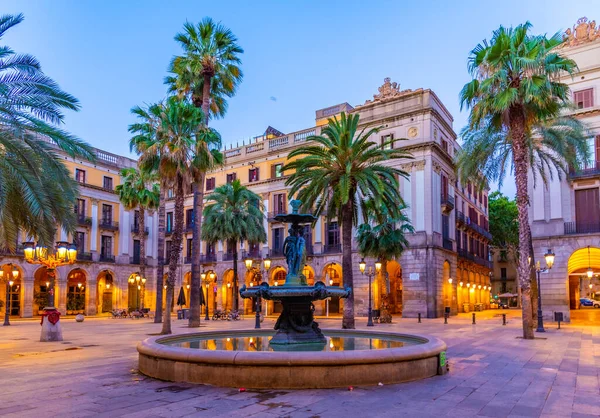 Fontein Bij Placa Reial Barcelona Spanje — Stockfoto