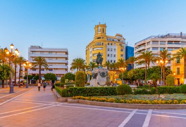 İspanya 'da Jerez de la Frontera' da Plaza del Arenal 'in günbatımı manzarası