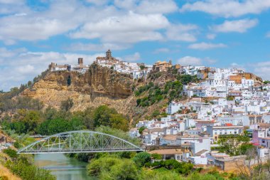 Arcos de la Frontera, İspanya 'nın ünlü pueblos blancos' larından biri.