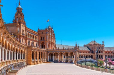 İspanya, Sevilla Plaza de Espana 'da güneşli bir günde