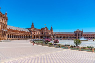 İspanya, Sevilla Plaza de Espana 'da güneşli bir günde