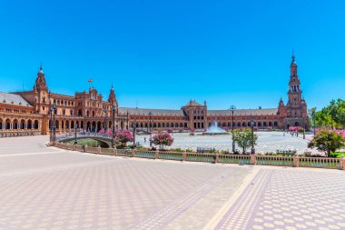İspanya, Sevilla Plaza de Espana 'da güneşli bir günde