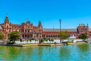 İspanya, Sevilla Plaza de Espana 'da güneşli bir günde