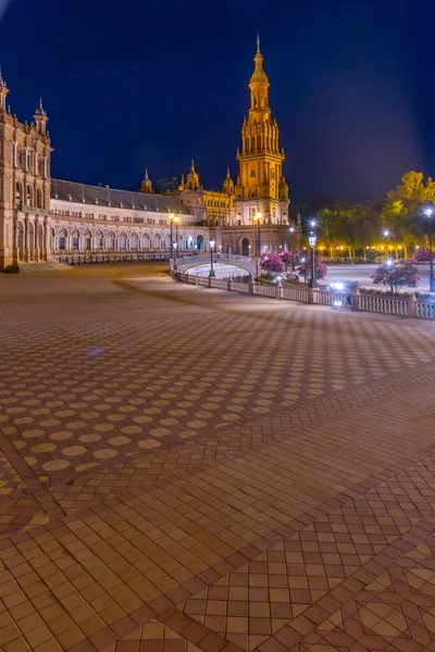 スペイン セビリアのエスパーニャ広場の夜景 — ストック写真