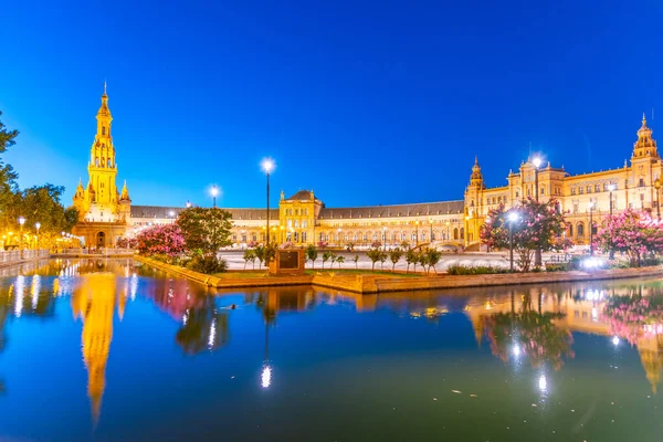 Plaza Espana Reflexionó Sobre Agua Durante Noche Sevilla España —  Fotos de Stock