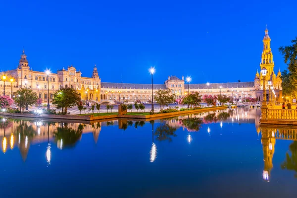 Plaza Espana Reflektált Víz Éjszaka Sevilla Spanyolország — Stock Fotó