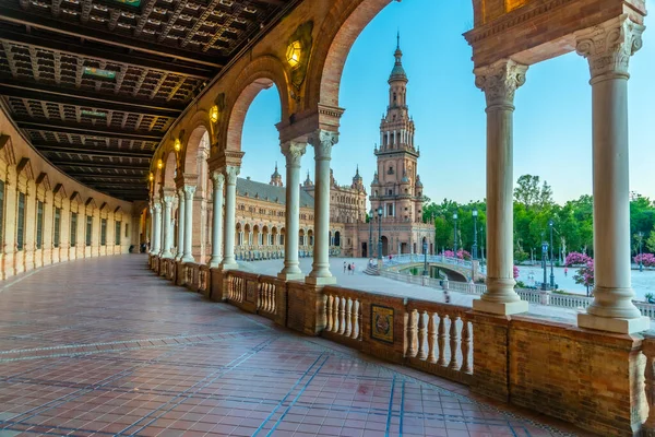 Vista Pôr Sol Uma Arcada Plaza Espana Sevilha Espanha — Fotografia de Stock