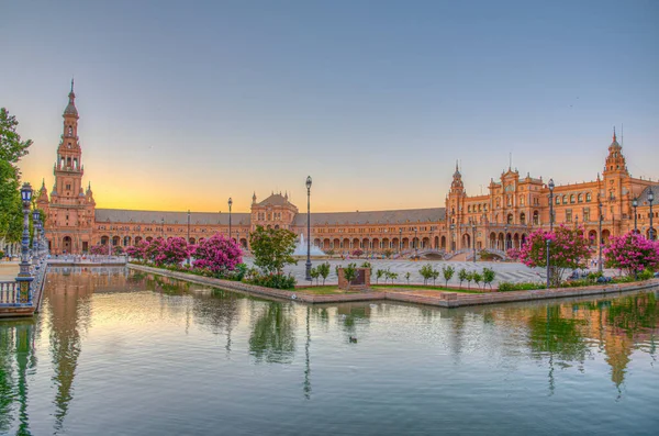 Plaza Espana Reflekteras Över Vatten Solnedgången Sevilla Spanien — Stockfoto