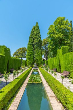 Granada, İspanya 'daki Generalife bahçelerinde Jardines bajos