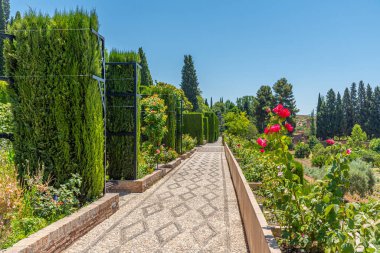 Granada, İspanya 'daki Generalife bahçelerinde Jardines bajos