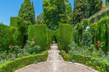 Granada, İspanya 'daki Generalife bahçelerinde Jardines bajos