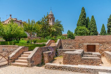 Jardines del Partal Granada, İspanya 'daki Alhambra Sarayı' nın içinde.