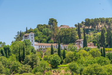 Generalife Sarayı ve Şilla del Moro gözlem kulesi Granada, İspanya