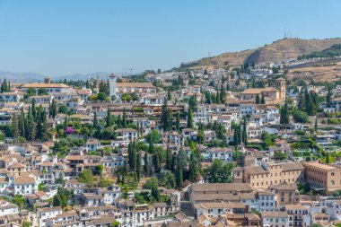 İnsanlar Alhambra 'ya Granada, İspanya' daki San Nicolas bakış açısından hayran.