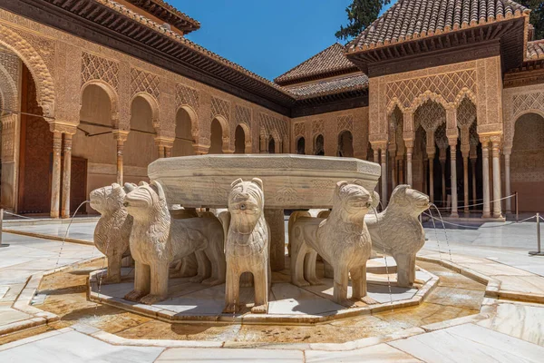 Patio Los Leones Het Nasrid Paleis Van Alhambra Fort Granada — Stockfoto