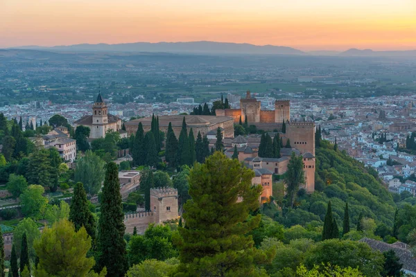 西班牙格拉纳达的Alhambra要塞日落 — 图库照片