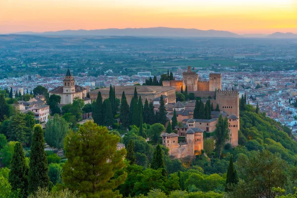 西班牙格拉纳达的Alhambra要塞日落 — 图库照片