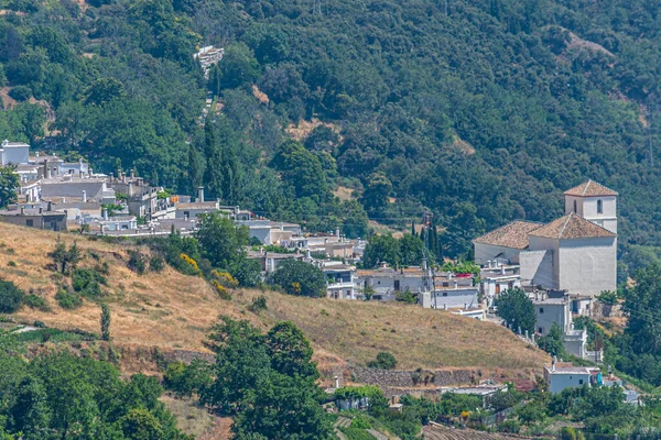 공중에서 부비온 스페인의 라스알 자라스 마을중 — 스톡 사진