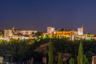 Granada, İspanya 'daki Alhambra gece görüşü