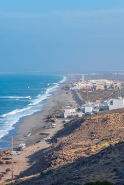 İspanya 'daki Cabo de Gata Ulusal Parkı' ndaki Fabriquilla Plajı