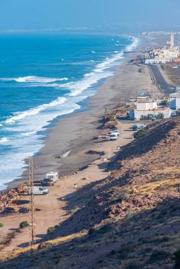 İspanya 'daki Cabo de Gata Ulusal Parkı' ndaki Fabriquilla Plajı