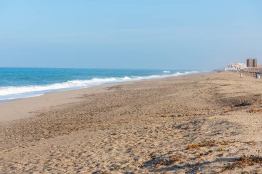 İspanya 'daki Cabo de Gata Ulusal Parkı' ndaki Fabriquilla Plajı