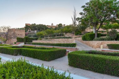 İspanya, Almerya 'daki Alcazaba kalesinin günbatımı manzarası