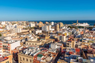 İspanyol şehri Almerya 'nın gün batımı manzarası