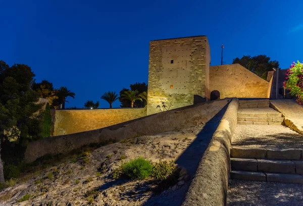 Widok Nocny Dziedziniec Zamku Santa Barbara Alicante Hiszpania — Zdjęcie stockowe