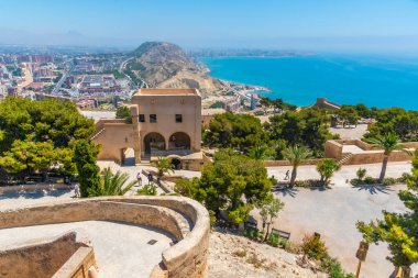 İspanya, Alicante 'deki Santa Barbara Kalesi' nin Rampart 'ı
