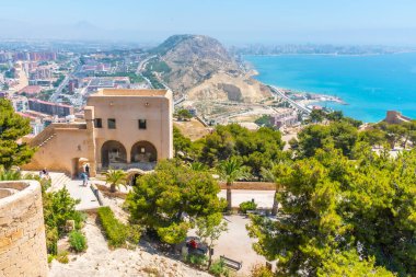 İspanya, Alicante 'deki Santa Barbara Kalesi' nin Rampart 'ı