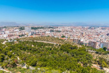 Alicante 'nin İspanya' daki banliyö manzarası