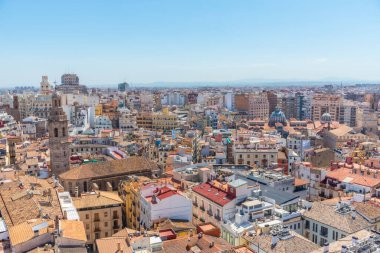Lonja de la seda, Santa Catalina Kilisesi ve merkezi pazar Valencia, İspanya 'daki katedralden izleniyor.