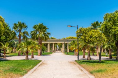 Valencia, İspanya 'daki Jardins del Turia Bahçelerinde atari salonu