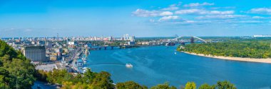 Kyiv, Ukrain 'deki Dinyeper nehir manzarası