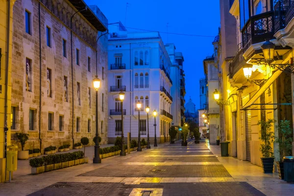 Vista Nascer Sol Uma Rua Estreita Centro Valência Espanha — Fotografia de Stock